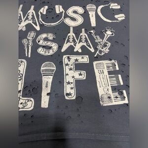 THE CLAS-SIC boxy front blue T-shirt